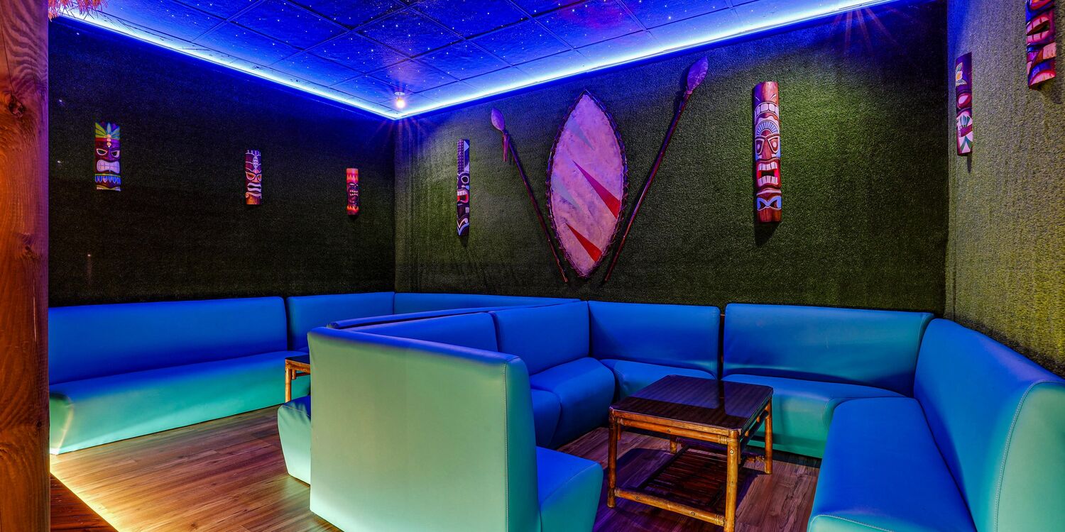 Decoración tropical de Kahiki Mataró